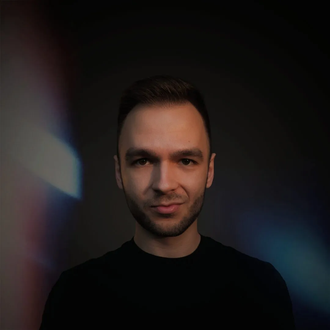 Portrait of Zoltán Imre — 3D artist and web developer behind Amery Digital